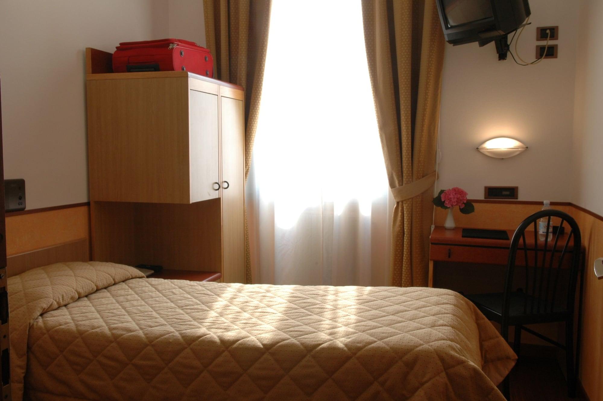 Hotel Aspromonte Милано Екстериор снимка
