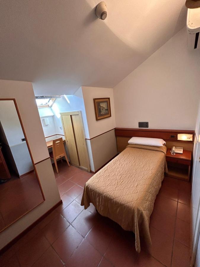 Hotel Aspromonte Милано Екстериор снимка