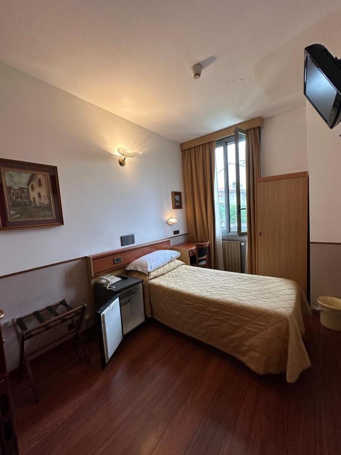 Hotel Aspromonte Милано Екстериор снимка