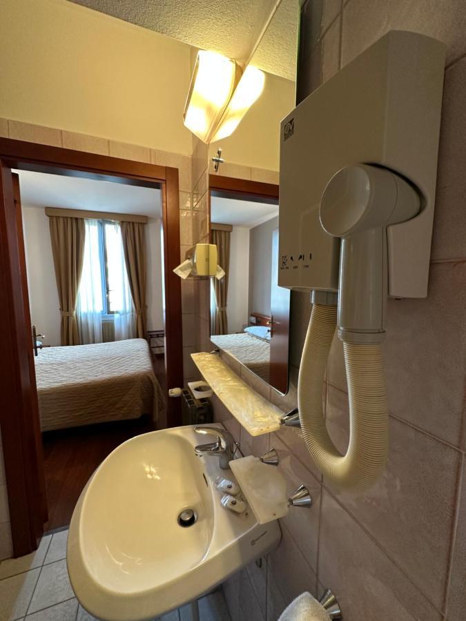 Hotel Aspromonte Милано Екстериор снимка