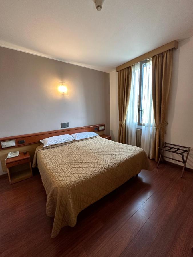 Hotel Aspromonte Милано Екстериор снимка