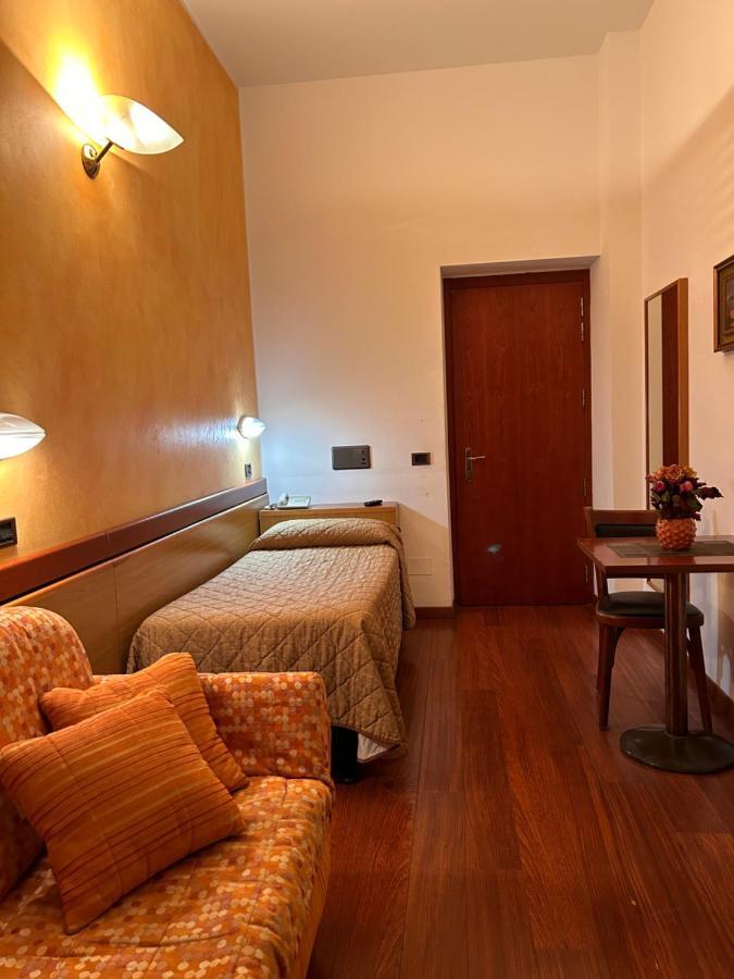 Hotel Aspromonte Милано Екстериор снимка