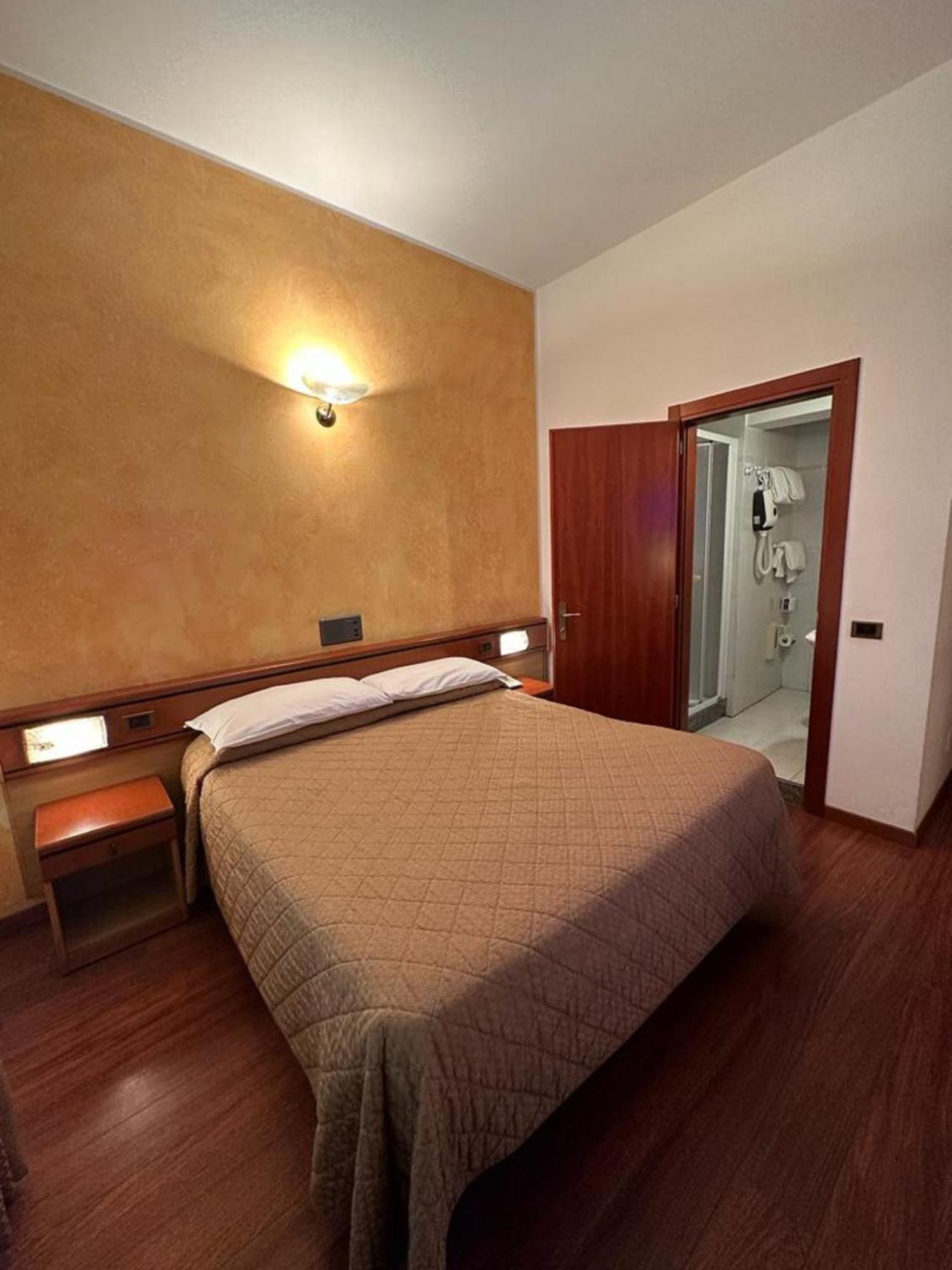 Hotel Aspromonte Милано Екстериор снимка