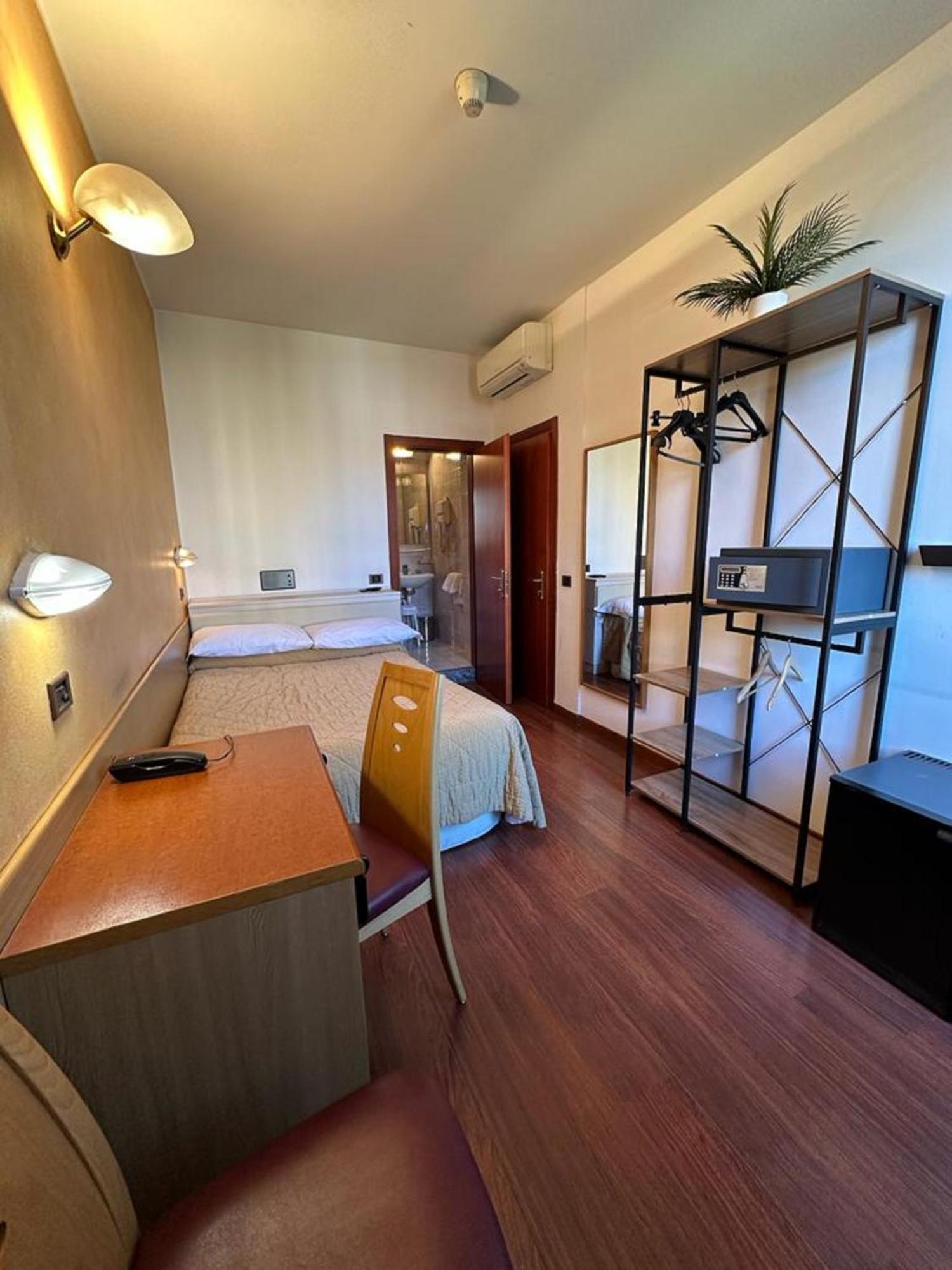 Hotel Aspromonte Милано Екстериор снимка