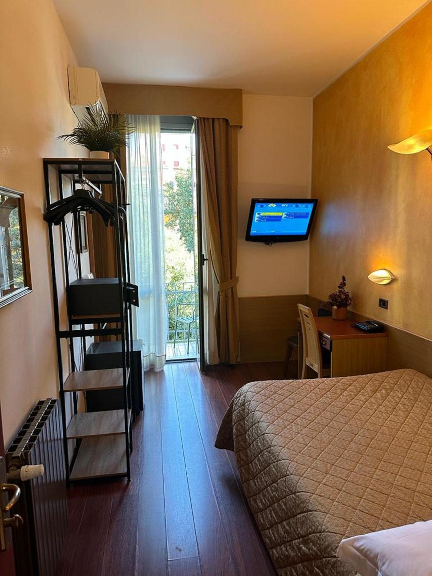 Hotel Aspromonte Милано Екстериор снимка