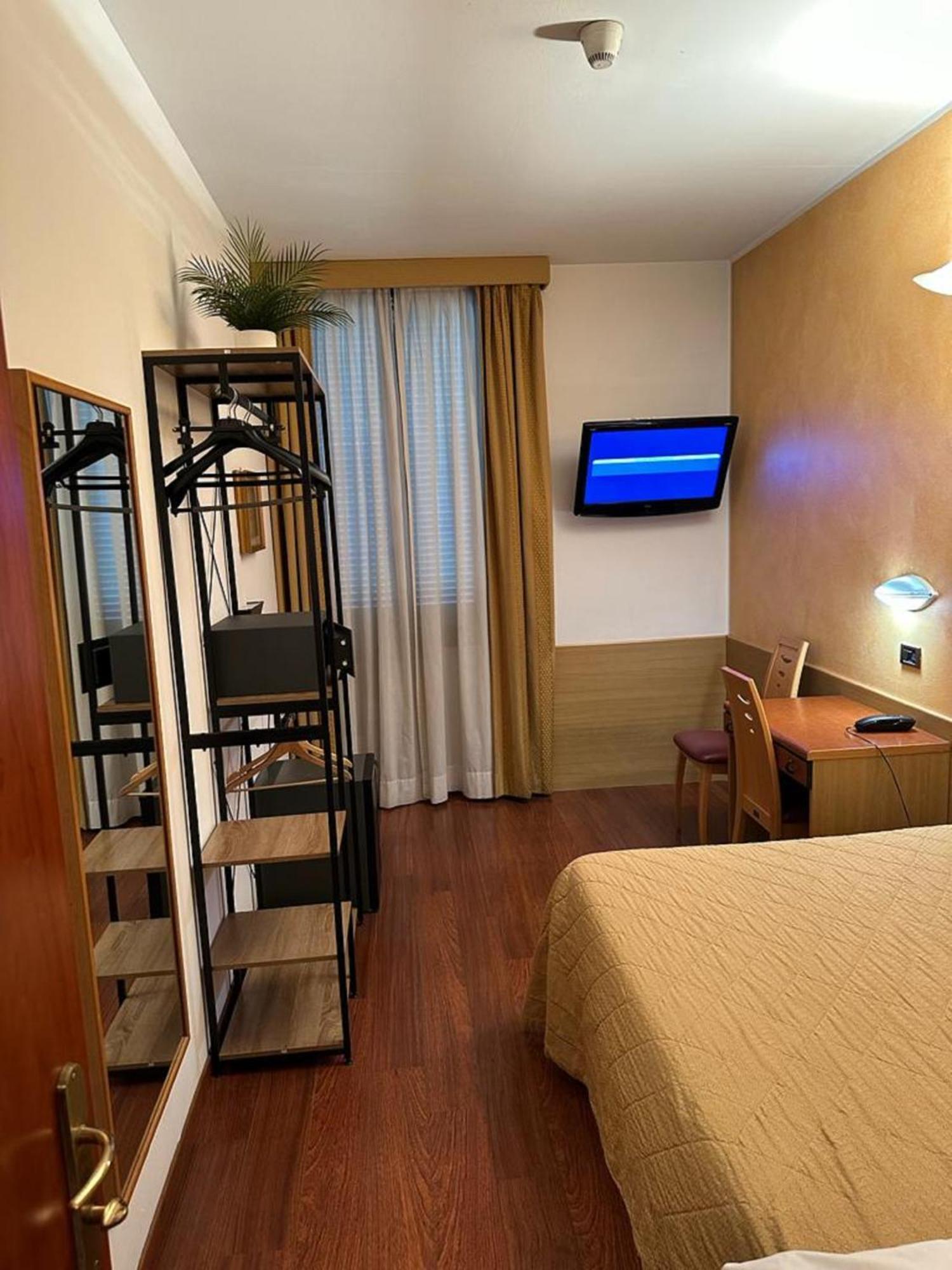 Hotel Aspromonte Милано Екстериор снимка