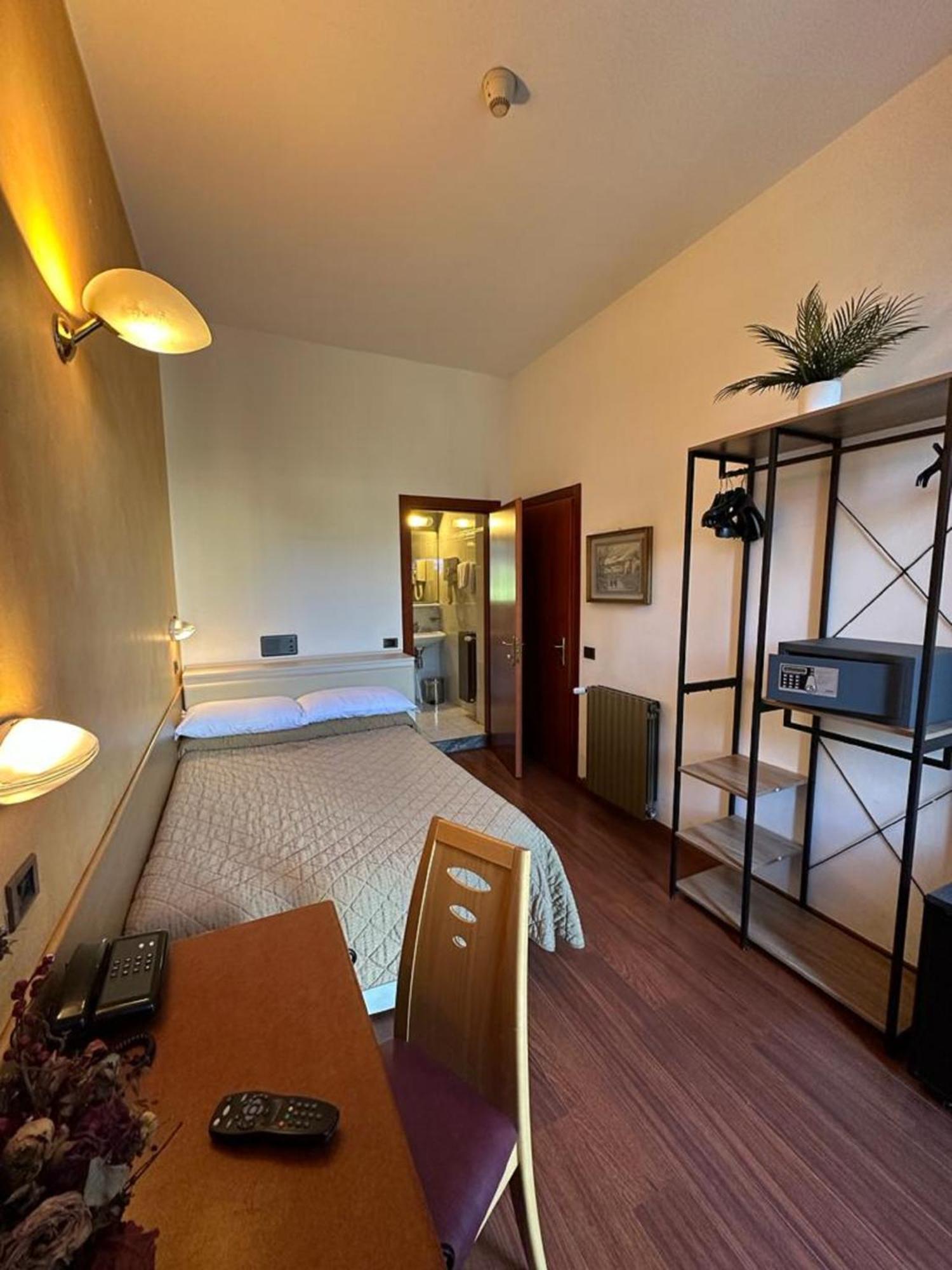 Hotel Aspromonte Милано Екстериор снимка