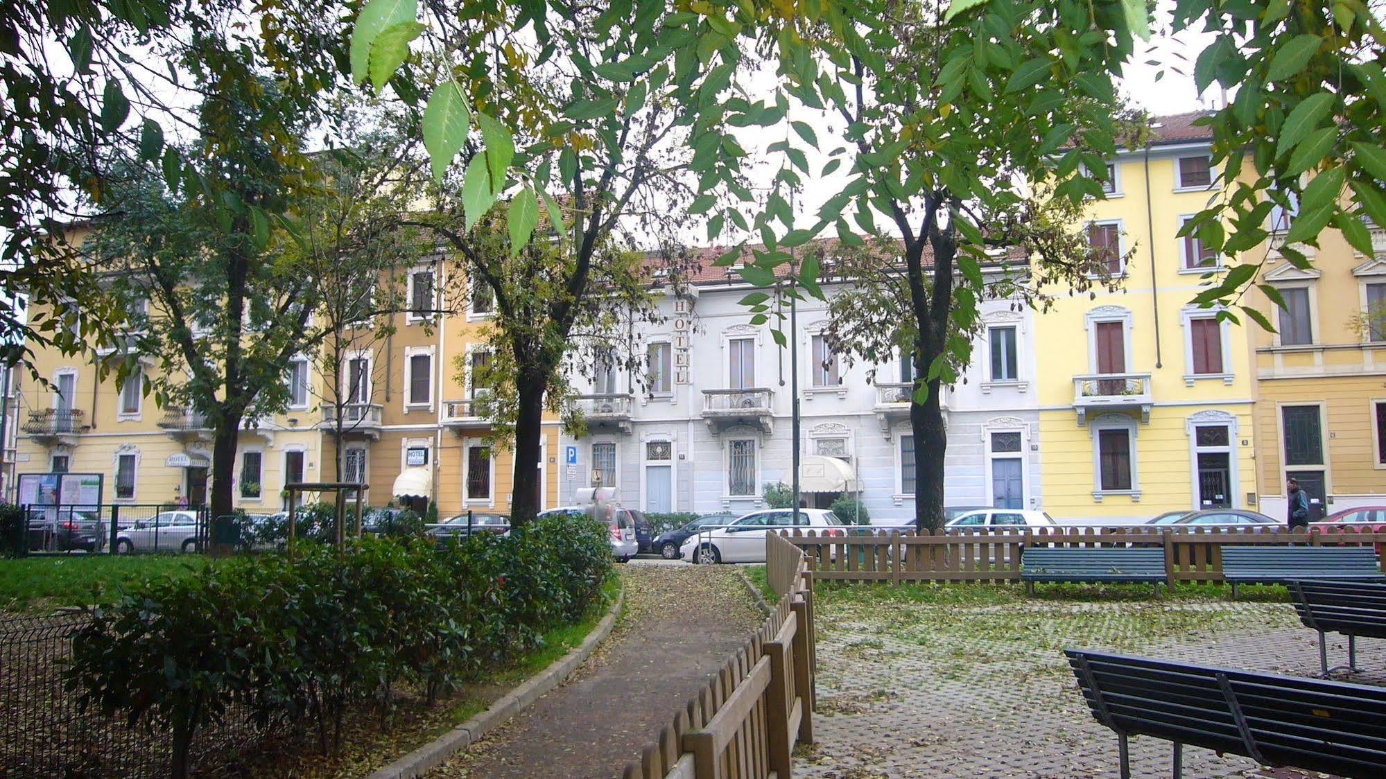 Hotel Aspromonte Милано Екстериор снимка